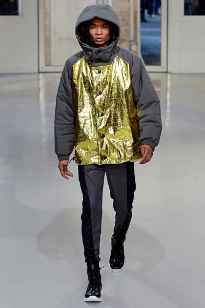 Look 30